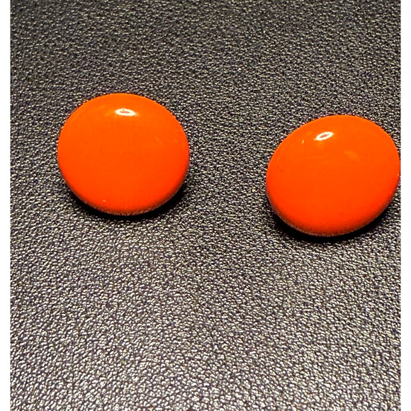 Vintage Mid-Century Screw Back Bright Orange Round Earrings Plastic Enamel MCM - Picture 2 of 7